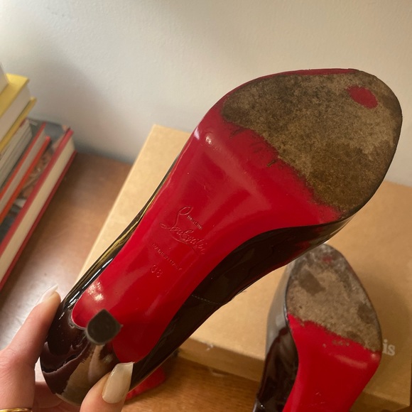 Christian Louboutin Very Prive Size 38 patent leather pumps in Original Box - Picture 8 of 10